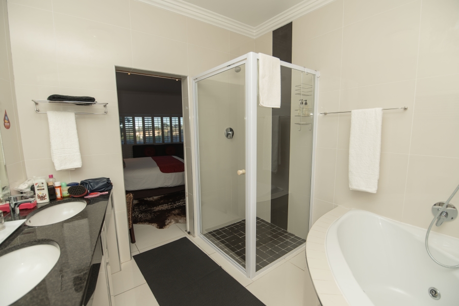 6 Bedroom Property for Sale in Humerail Eastern Cape